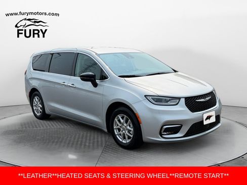 Used 2024 Chrysler Pacifica Touring-L FWD image 1