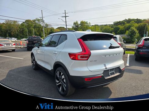 Used 2025 Volvo XC40 B5 Ultra w/ Climate Package image 6