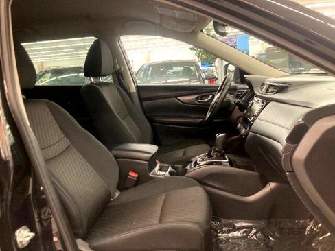 Used 2020 Nissan Rogue SV image 12