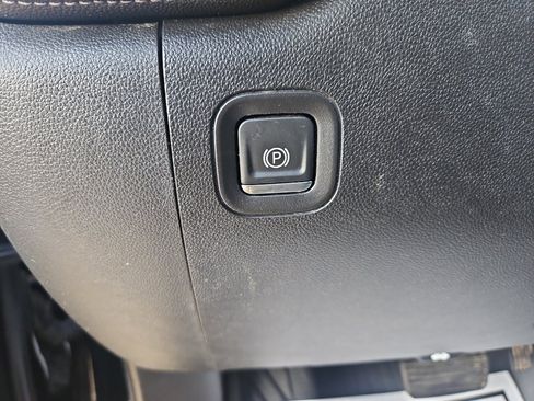 Used 2021 Chevrolet Silverado 1500 LT Trail Boss w/ Convenience Package II image 14