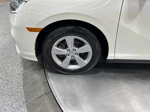 Used 2019 Honda Odyssey EX-L image 32