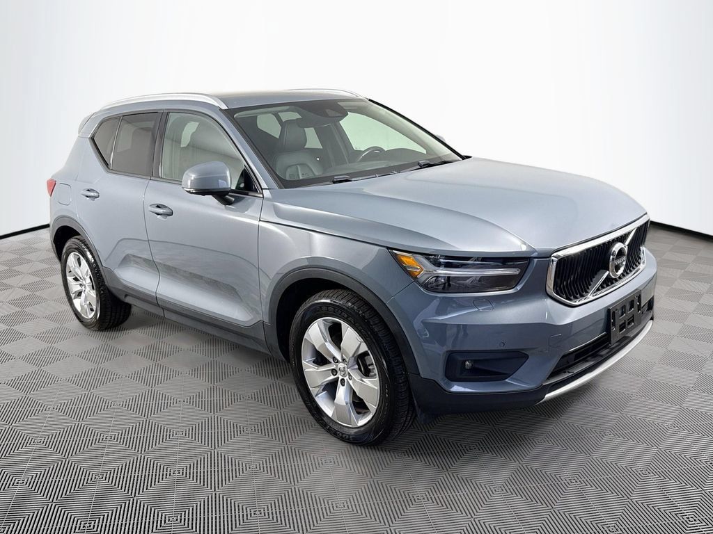 Used 2021 Volvo XC40 T5 Momentum AWD/4WD image 4