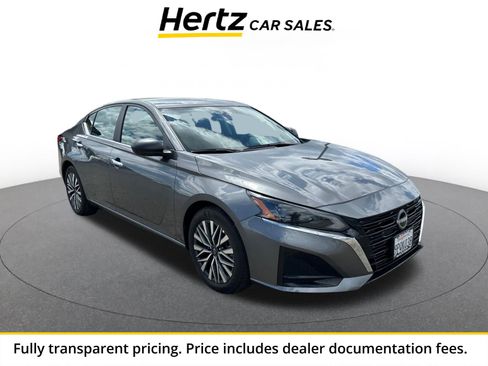 Used 2025 Nissan Altima 2.5 SV FWD image 1