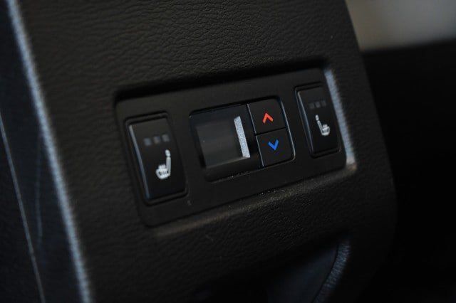 Used 2025 Mitsubishi Outlander AWD image 24