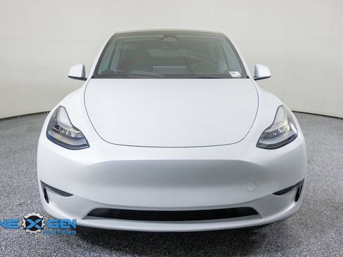 Used 2023 Tesla Model Y Long Range AWD/4WD image 2