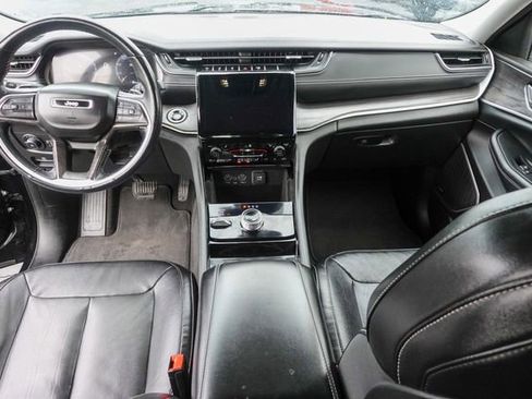 Used 2022 Jeep Grand Cherokee Limited image 4