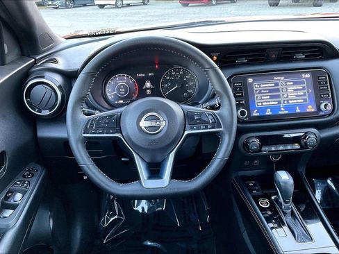 Used 2023 Nissan Kicks SR image 8