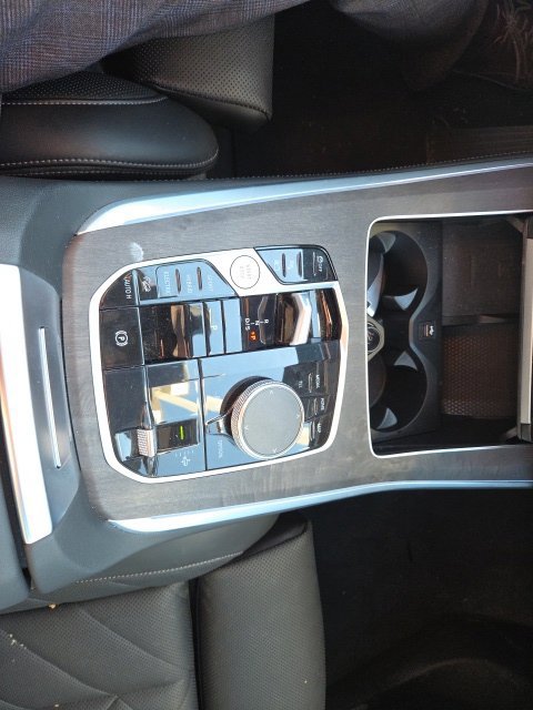 Used 2024 BMW X5 xDrive50e w/ Premium Package AWD/4WD image 8