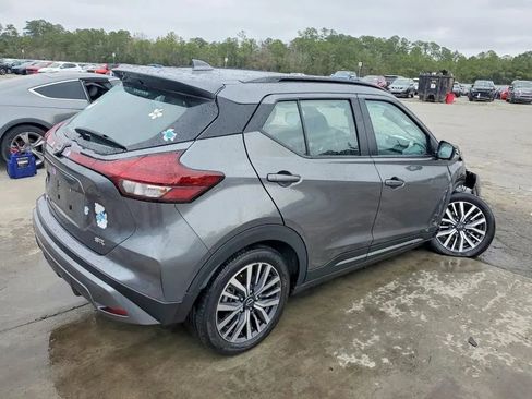 Used 2024 Nissan Kicks SR image 3