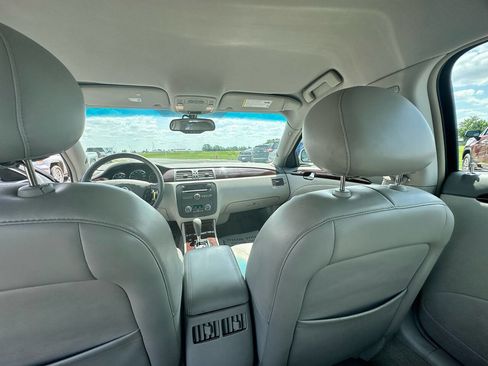 Used 2011 Buick Lucerne CXL FWD image 14