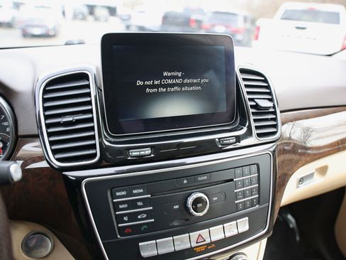 Used 2018 Mercedes-Benz GLE 350 4MATIC image 24