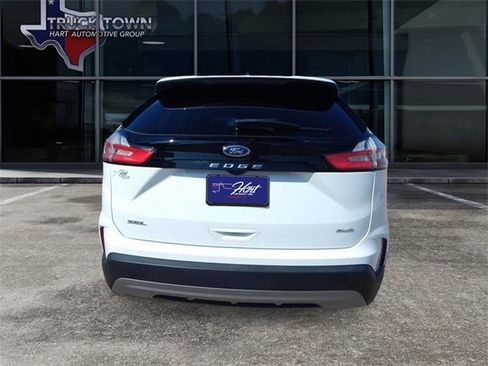 Used 2023 Ford Edge SEL image 4