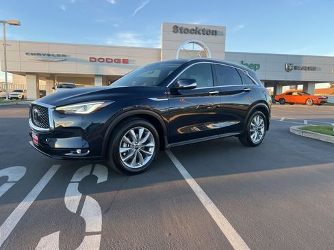 Used 2022 INFINITI QX50 Luxe image 2