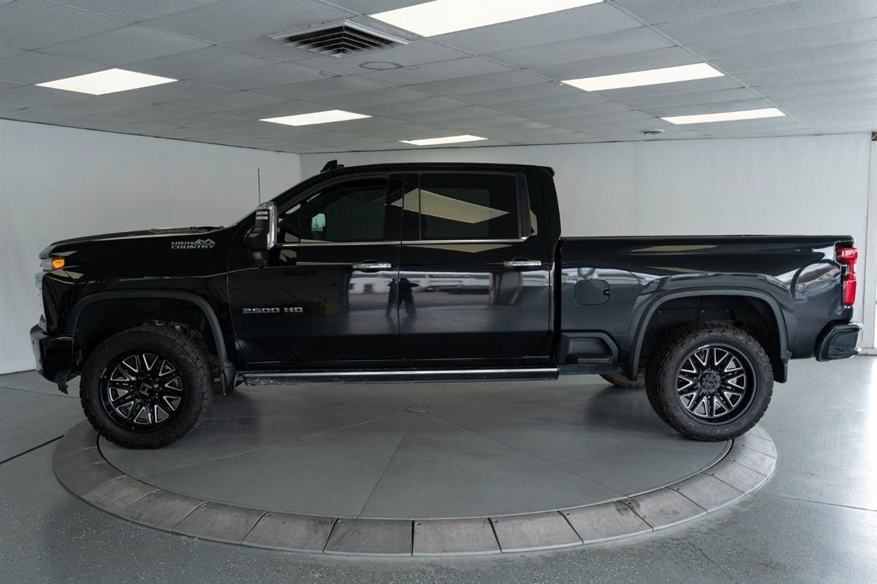 Used 2022 Chevrolet Silverado 2500 High Country AWD/4WD image 4