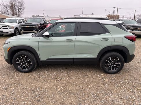 Used 2025 Chevrolet TrailBlazer ACTIV w/ Convenience Package image 2