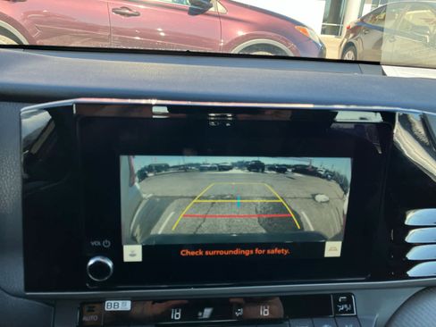 Used 2025 Toyota Camry SE image 18