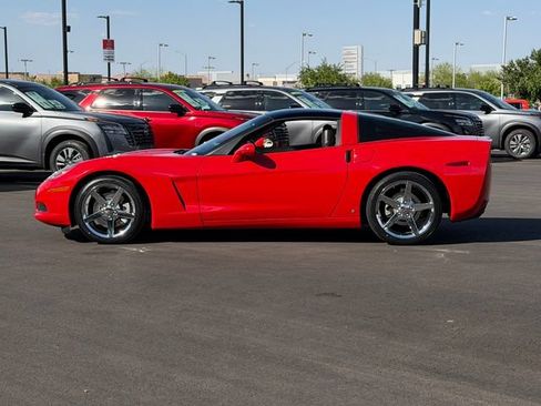 Used 2007 Chevrolet Corvette Coupe w/ Preferred Equipment Group RWD image 2