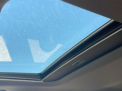 New 2025 Jeep Grand Cherokee Altitude image 27