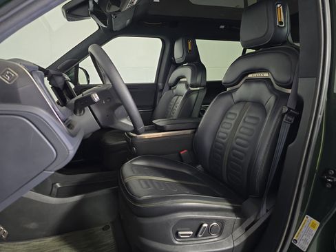 Used 2024 Rivian R1S Adventure AWD/4WD image 20