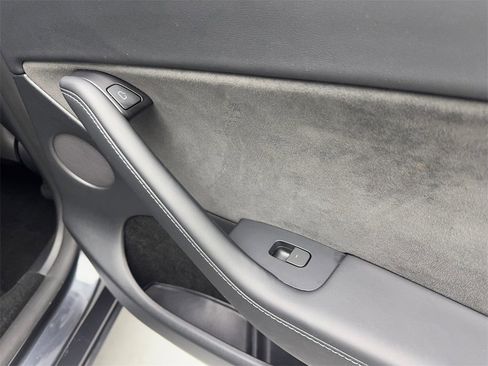 Used 2024 Tesla Model Y Long Range image 42