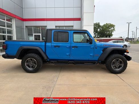Used 2023 Jeep Gladiator Rubicon w/ Cold Weather Group AWD/4WD image 7