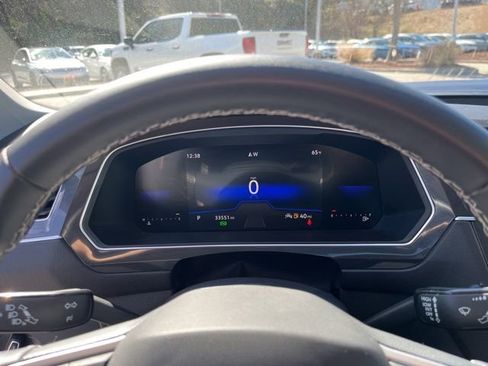 Used 2023 Volkswagen Tiguan SE image 19