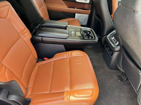 Used 2021 Lincoln Navigator Reserve w/ Luxury Package AWD/4WD image 30