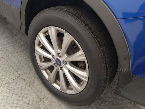 Used 2017 Ford Escape Titanium FWD image 31