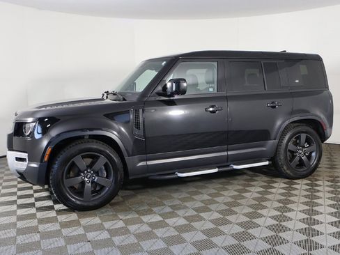 Used 2024 Land Rover Defender 110 SE image 19