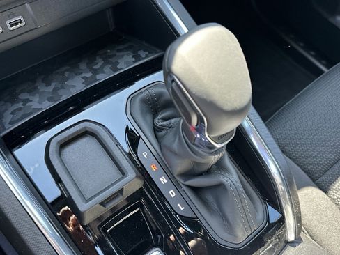 Used 2026 GMC Canyon Elevation image 31