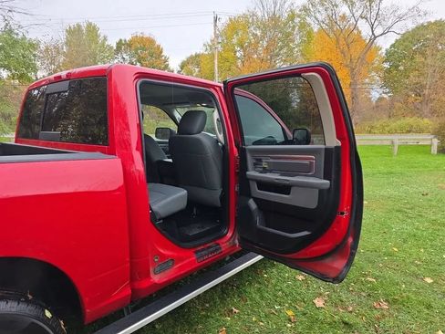 Used 2017 RAM 1500 Classic SLT AWD/4WD image 14