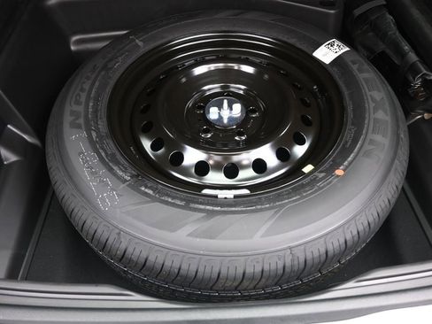 Used 2025 Jeep Grand Cherokee Summit w/ Obsidian Package image 16