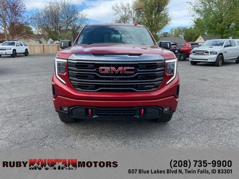 Used 2022 GMC Sierra 1500 AT4 w/ AT4 Premium Package AWD/4WD image 2