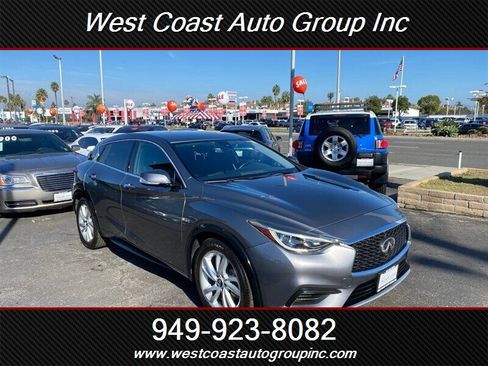 Used 2019 INFINITI QX30 image 2