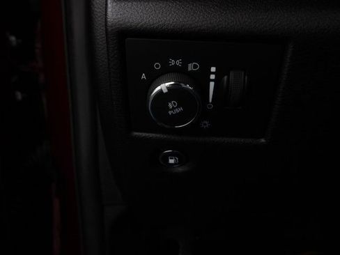 Used 2021 Jeep Grand Cherokee Laredo X image 16