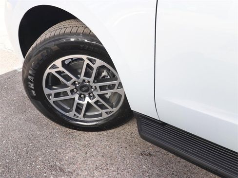 New 2025 Ford Expedition Active image 4