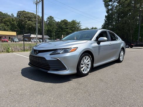 Used 2024 Toyota Camry LE FWD image 2