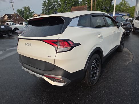 Used 2023 Kia Sportage LX AWD/4WD image 4