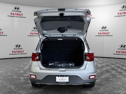 New 2025 Hyundai Venue SEL image 8