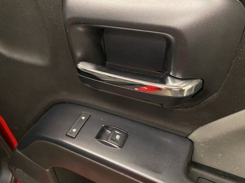 Used 2017 Chevrolet Silverado 1500 Custom w/ Custom Convenience Package image 19