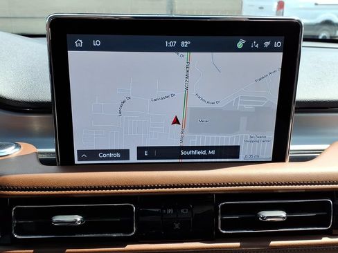 Used 2024 Lincoln Aviator Reserve w/ Equipment Group 201A AWD/4WD image 19