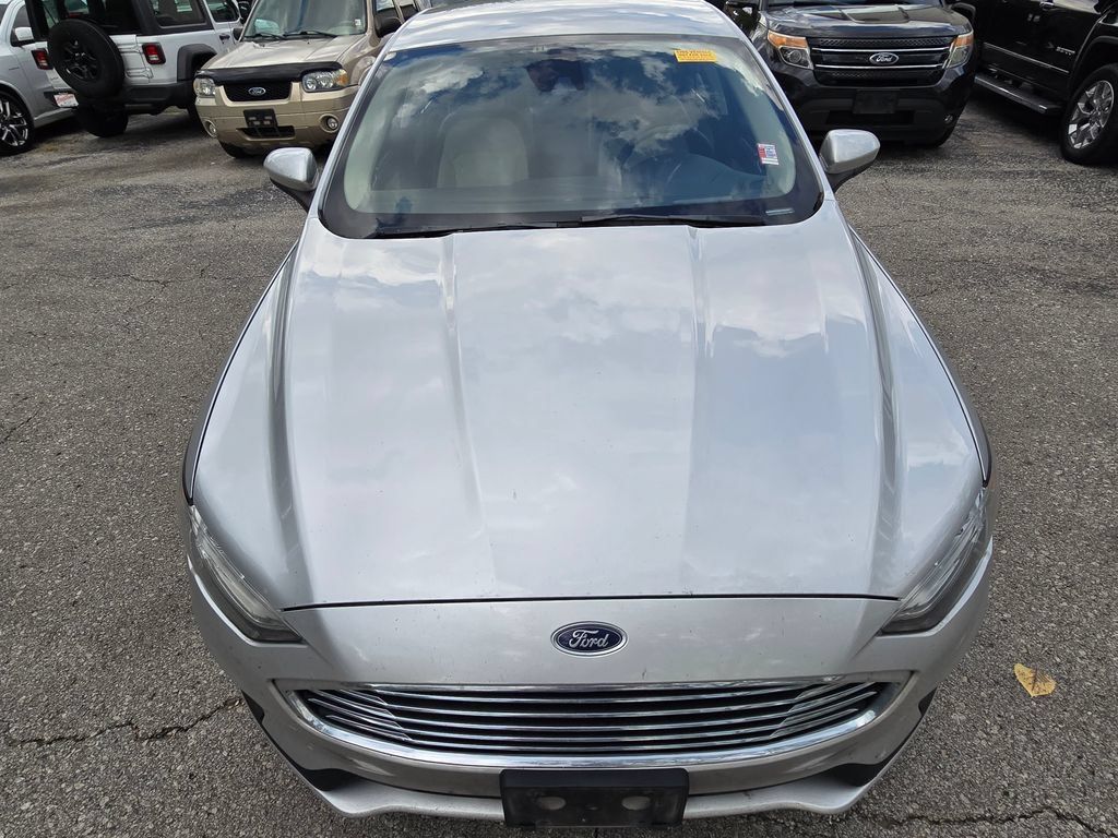 Used 2019 Ford Fusion SE w/ Equipment Group 151A FWD image 15
