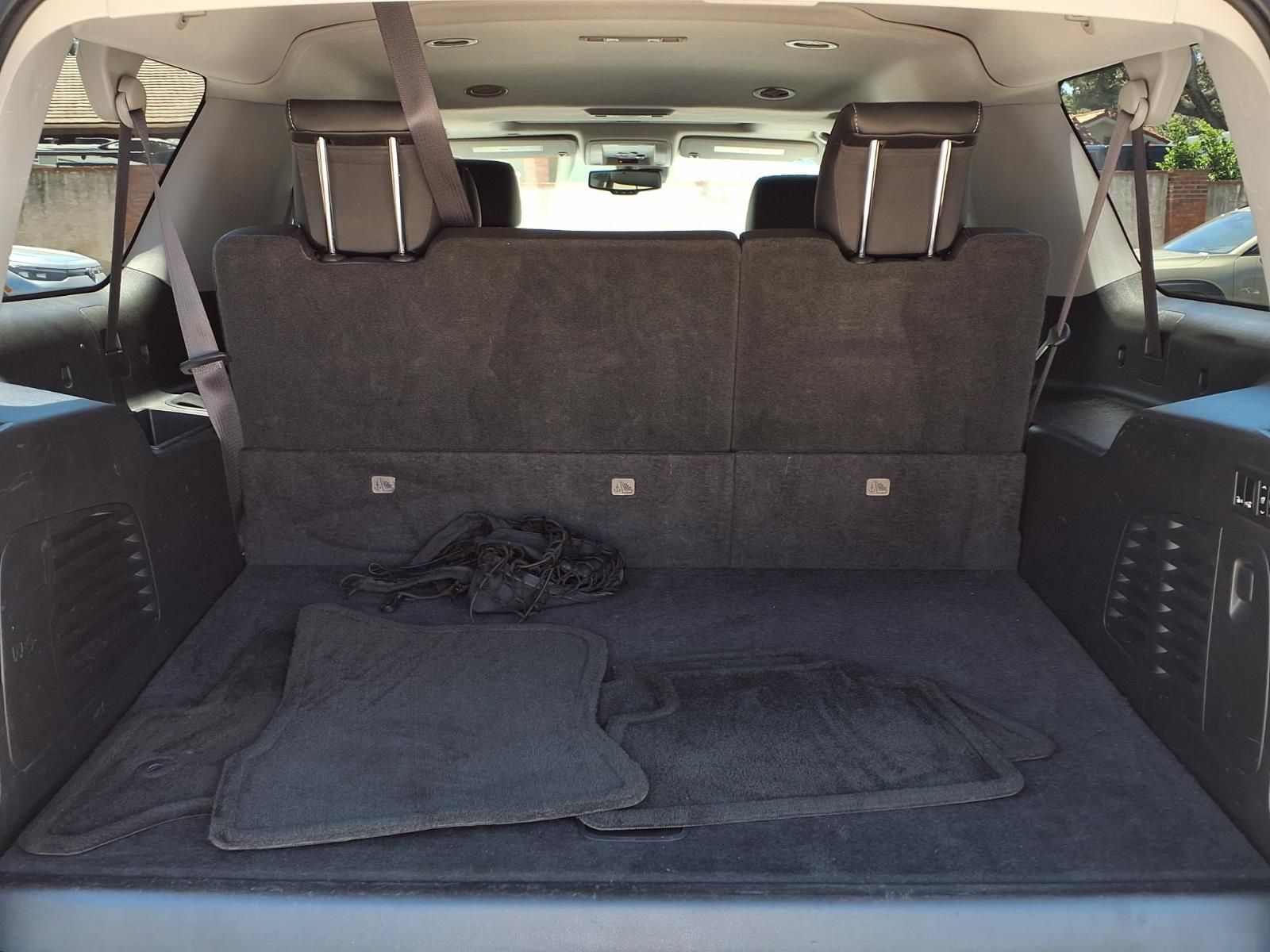Used 2016 GMC Yukon XL SLT w/ HD Trailering Package RWD image 7