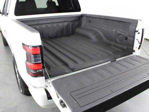 Certified 2023 Nissan Frontier SV w/ Tow Package AWD/4WD image 17
