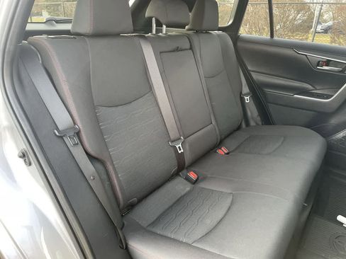 Used 2023 Toyota RAV4 SE image 15