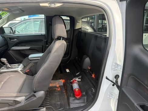 Used 2022 Chevrolet Colorado LT w/ Fleet Safety Package RWD image 8