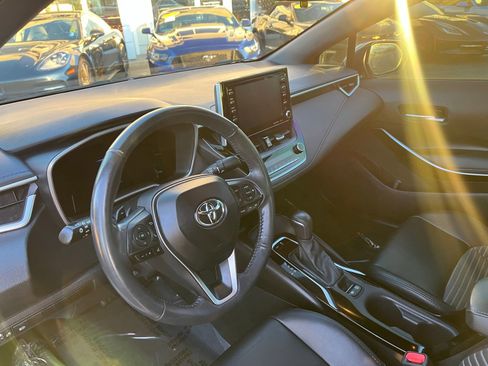 Used 2020 Toyota Corolla XSE image 18