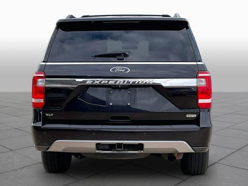 Used 2019 Ford Expedition XLT w/ Equipment Group 202A AWD/4WD image 4