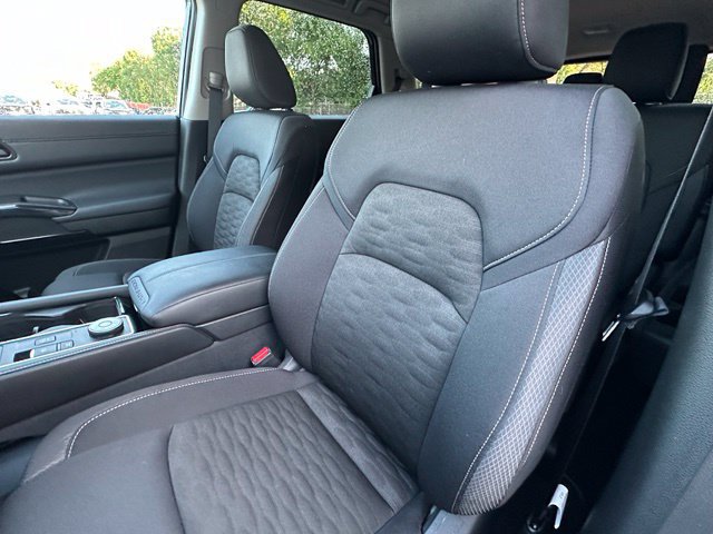 Certified 2025 Nissan Pathfinder SV AWD/4WD image 23