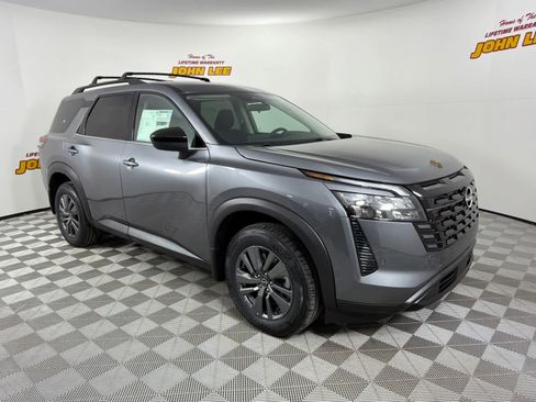 New 2026 Nissan Pathfinder SV image 8